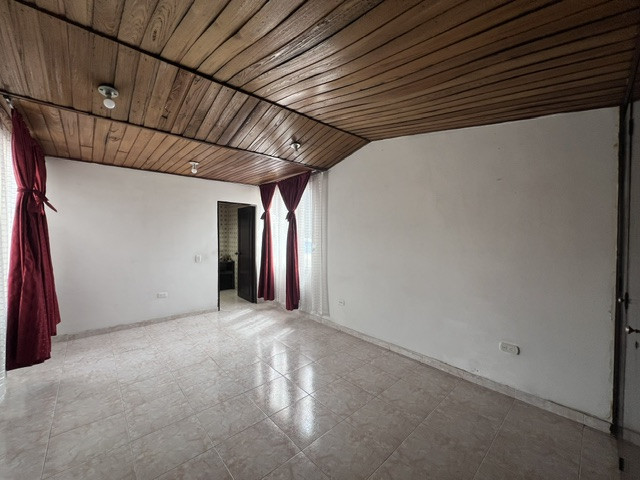 Casa en venta en Pontevedra, Bogotá · foto 9 de 24