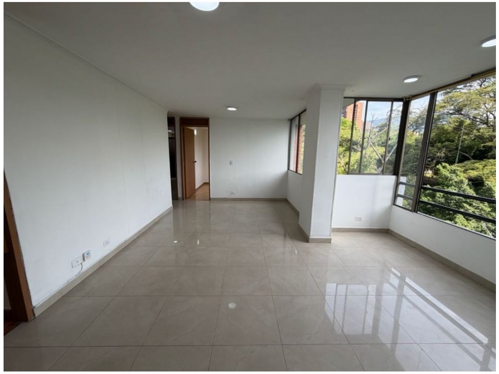 Apartamento en venta en Loma Benedictinos, Medellín · foto 2 de 20