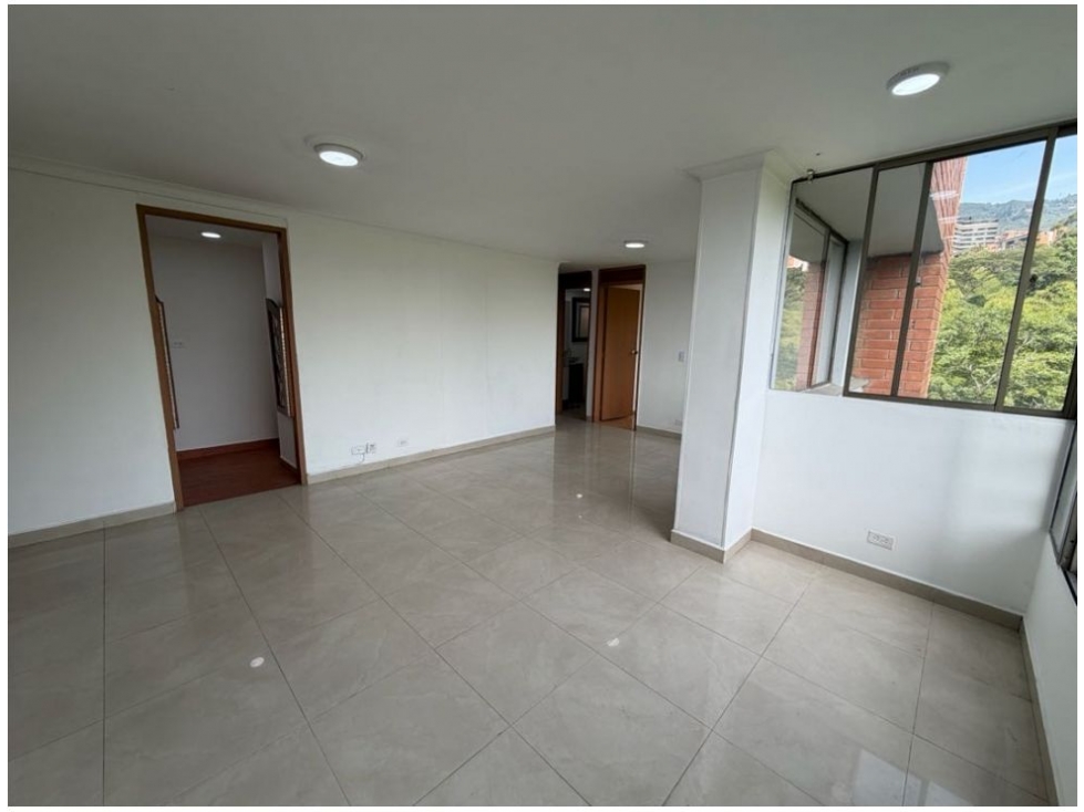 Apartamento en venta en Loma Benedictinos, Medellín · foto 3 de 20