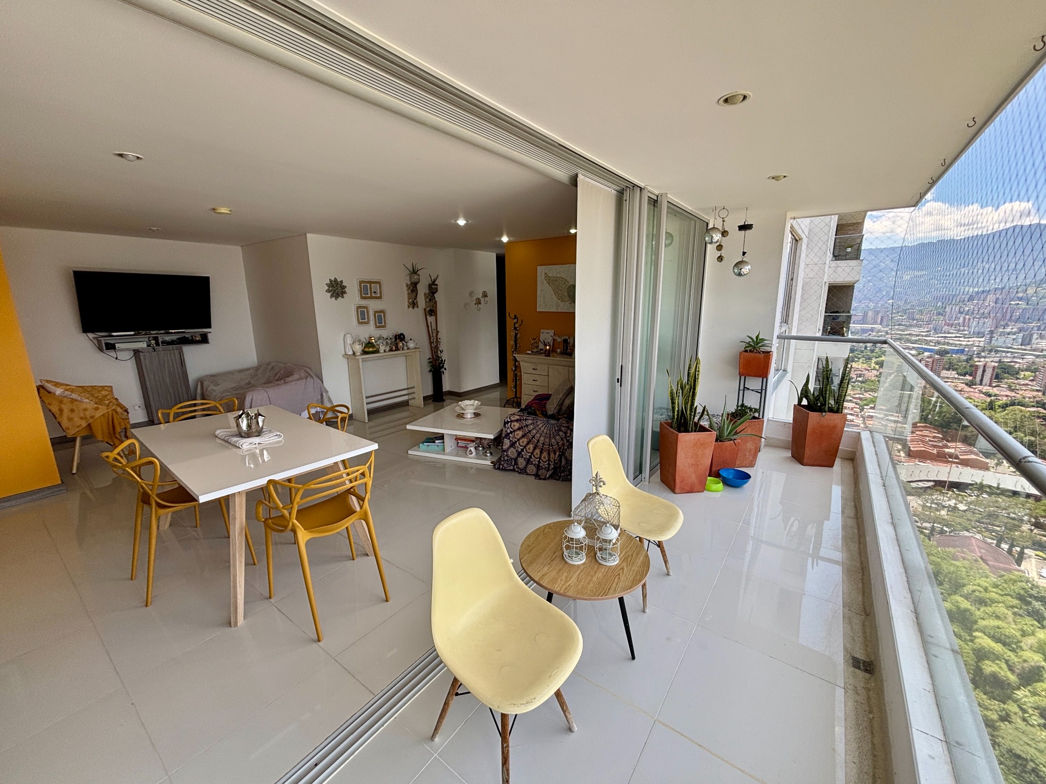 Apartamento en venta en Suramérica, La Estrella · foto 3 de 24