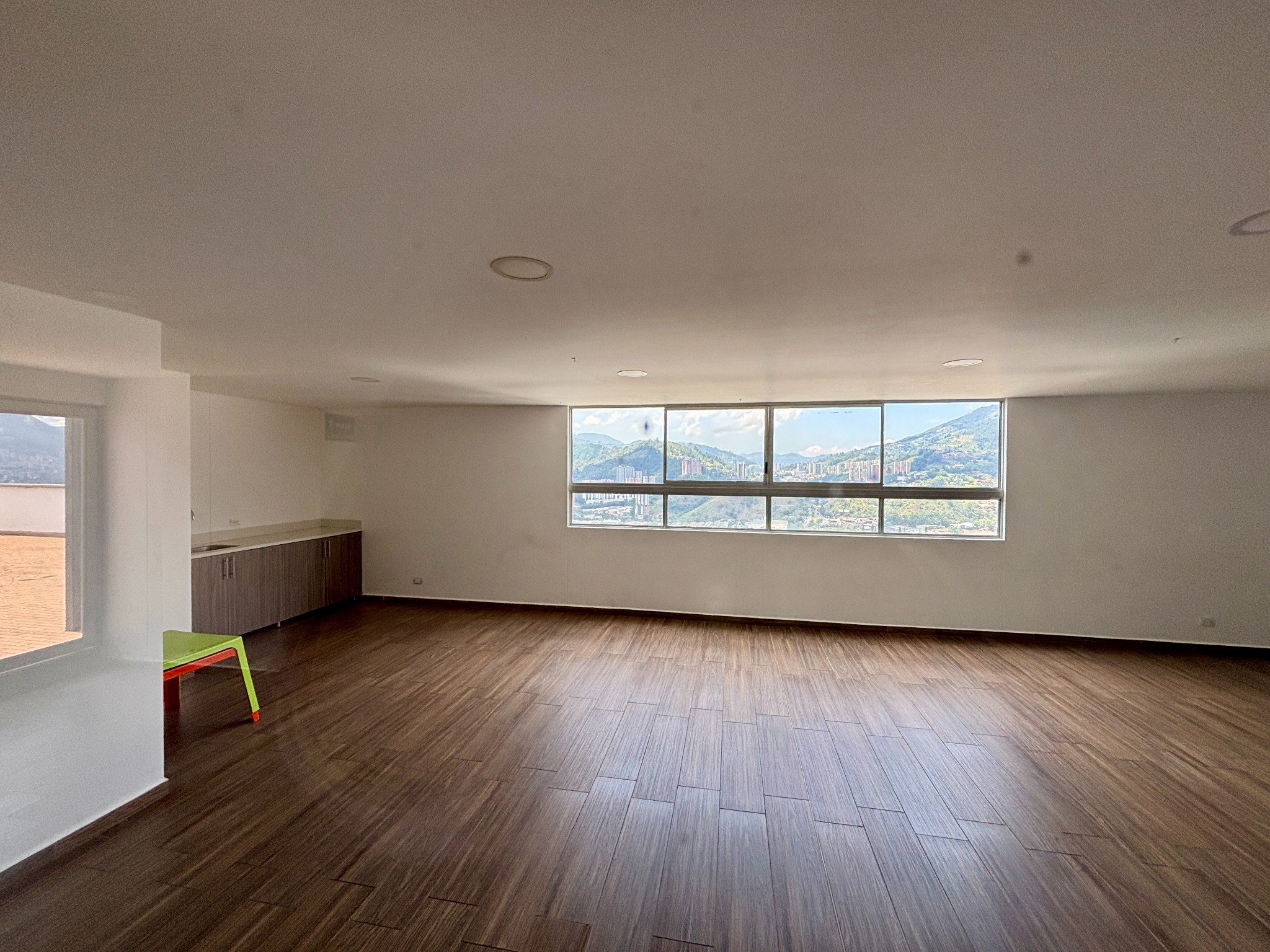 Apartamento en venta en Suramérica, La Estrella · foto 20 de 24