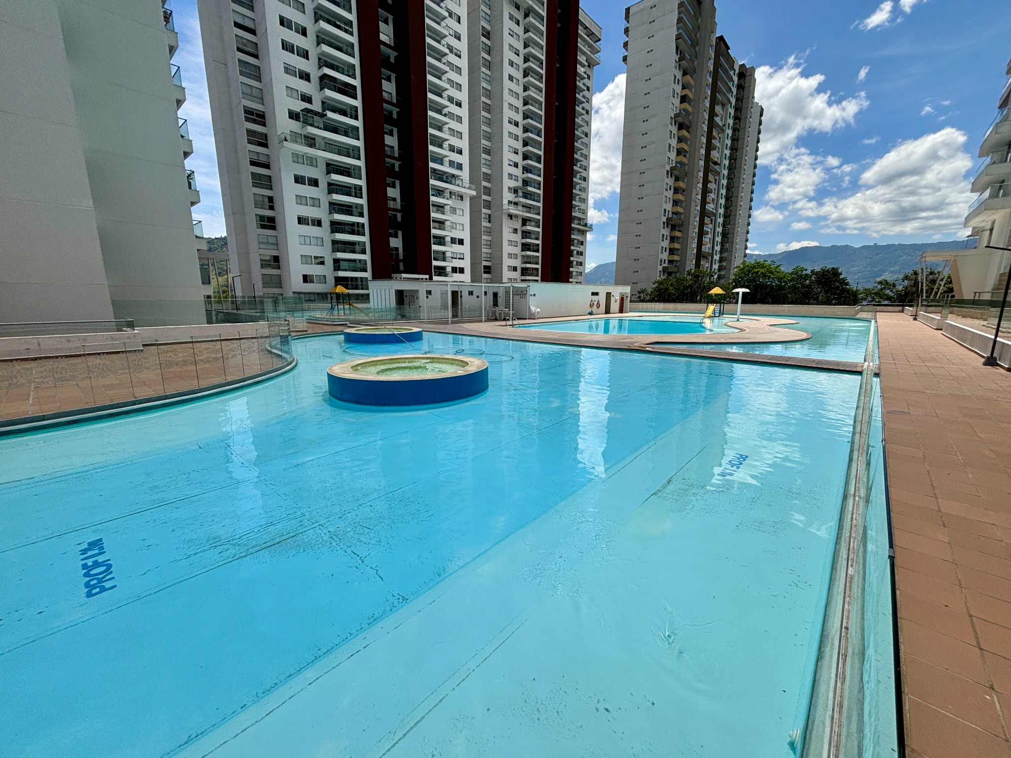 Apartamento en venta en Suramérica, La Estrella · foto 21 de 24