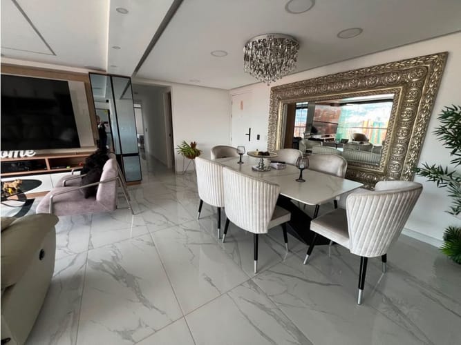 Apartamento de 3 alcobas en venta en Loma De Los Bernal, Medellín, 120 m² · foto 4 de 12