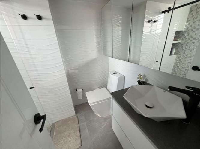 Apartamento de 3 alcobas en venta en Loma De Los Bernal, Medellín, 120 m² · foto 10 de 12