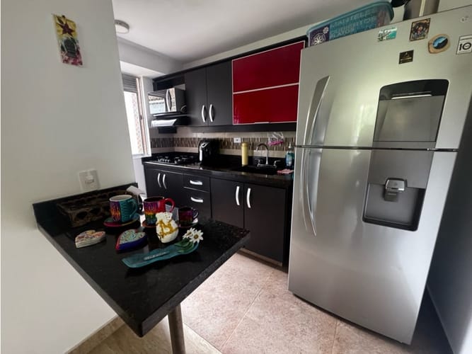 Apartamento en venta en Loma De Los Bernal, Medellín · foto 2 de 11