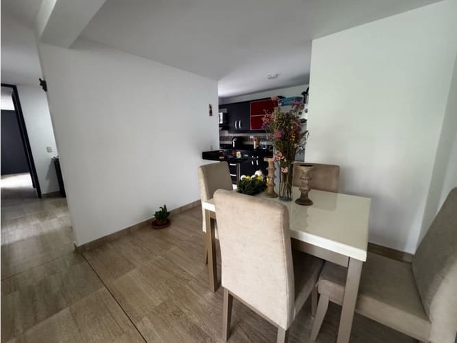 Apartamento en venta en Loma De Los Bernal, Medellín · foto 3 de 11