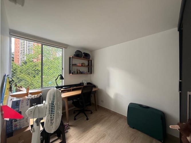 Apartamento en venta en Loma De Los Bernal, Medellín · foto 7 de 11
