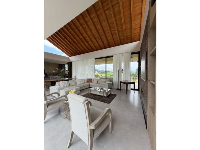 Casa de 4 alcobas en venta en San Miguel, La Ceja, 380 m² · foto 19 de 22