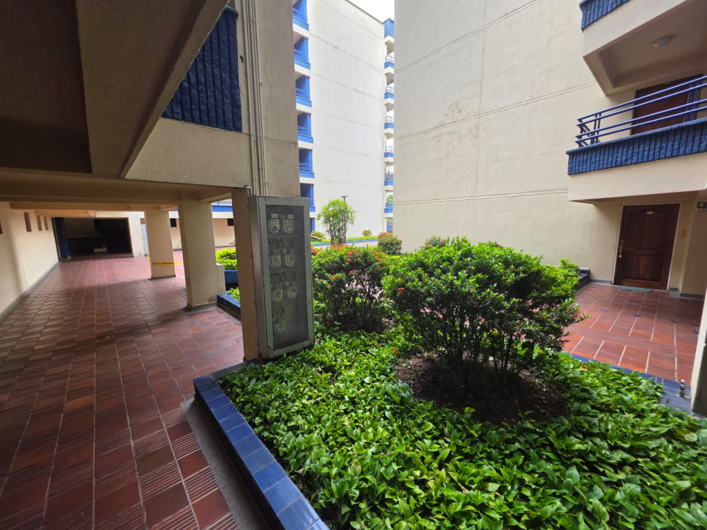 Apartamento en venta en El Refugio, Cali · foto 8 de 19