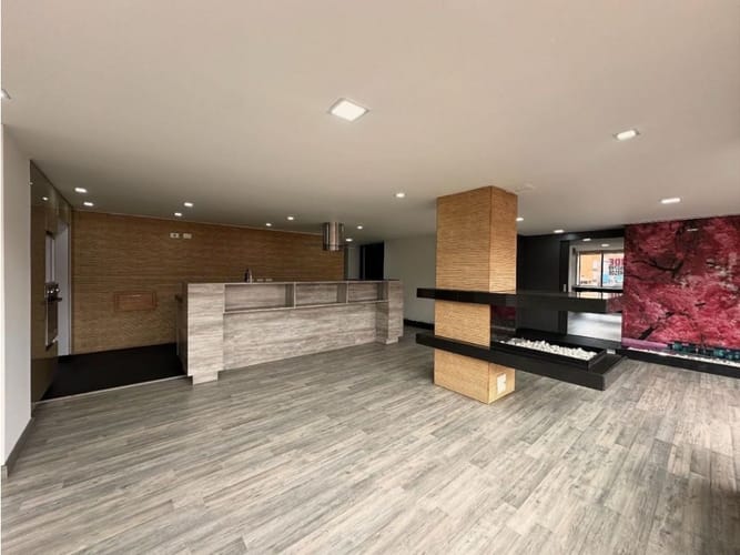 Apartamento de 3 alcobas en venta en Santa Barbara Occidental, Bogotá, 158 m² · foto 2 de 22