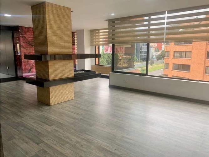 Apartamento de 3 alcobas en venta en Santa Barbara Occidental, Bogotá, 158 m² · foto 4 de 22