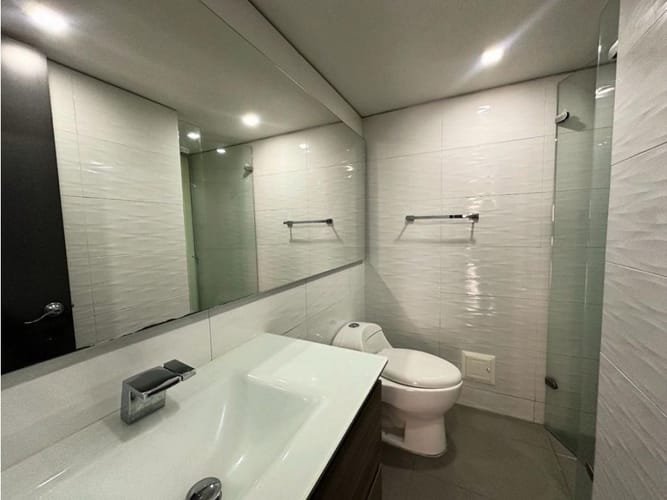 Apartamento de 3 alcobas en venta en Santa Barbara Occidental, Bogotá, 158 m² · foto 13 de 22