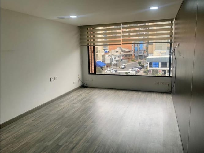 Apartamento de 3 alcobas en venta en Santa Barbara Occidental, Bogotá, 158 m² · foto 16 de 22
