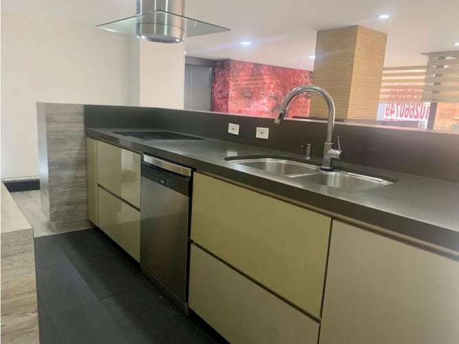 Apartamento de 3 alcobas en venta en Santa Barbara Occidental, Bogotá, 158 m² · foto 18 de 22