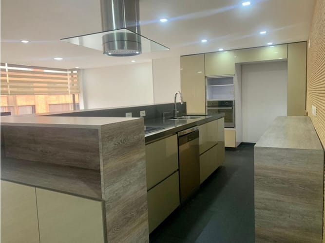 Apartamento de 3 alcobas en venta en Santa Barbara Occidental, Bogotá, 158 m² · foto 19 de 22