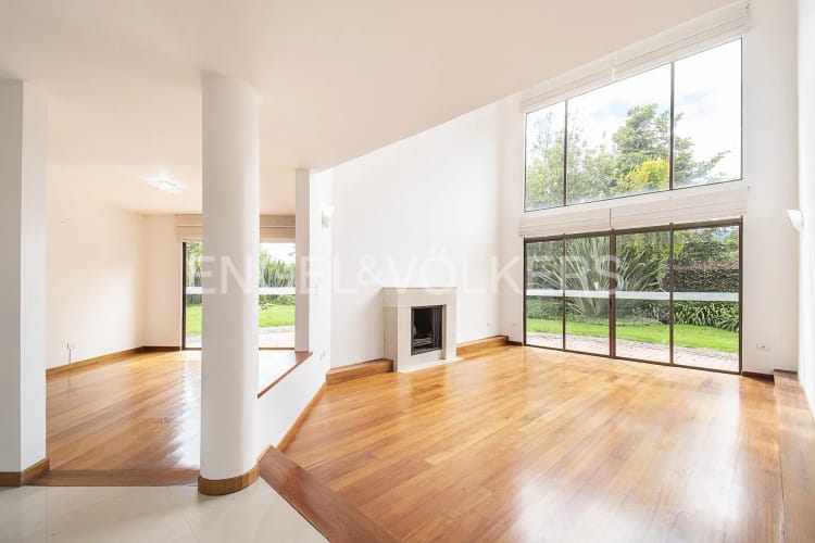 Casa de 3 alcobas en venta en Guaymaral, Bogotá, 255 m² · foto 2 de 20