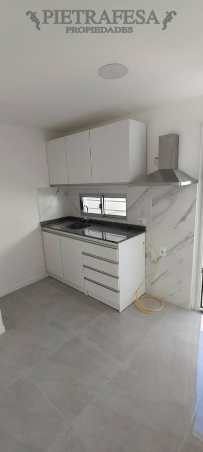 Apartamento en alquiler, 3 dormitorios, 1 baño, patio, cochera. Cerrito. · Foto 2