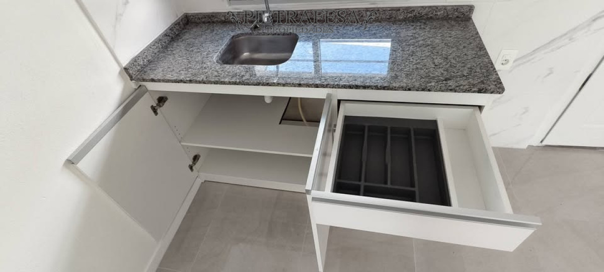 Apartamento en alquiler, 3 dormitorios, 1 baño, patio, cochera. Cerrito. · Foto 3
