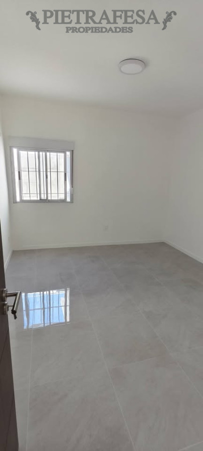 Apartamento en alquiler, 3 dormitorios, 1 baño, patio, cochera. Cerrito. · Foto 5