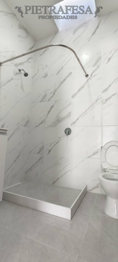 Apartamento en alquiler, 3 dormitorios, 1 baño, patio, cochera. Cerrito. · Foto 9