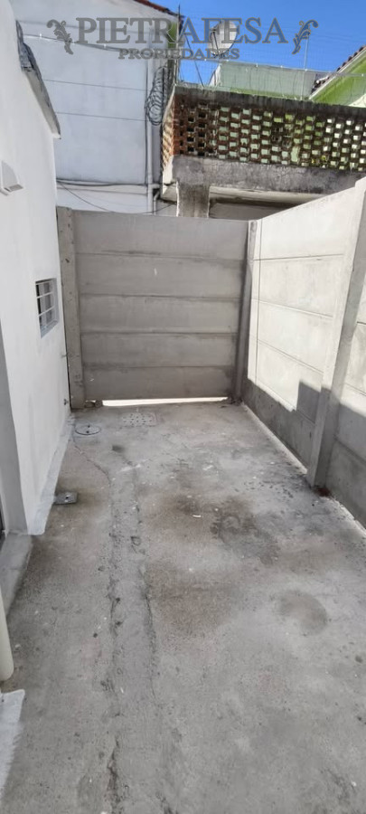 Apartamento en alquiler, 3 dormitorios, 1 baño, patio, cochera. Cerrito. · Foto 11
