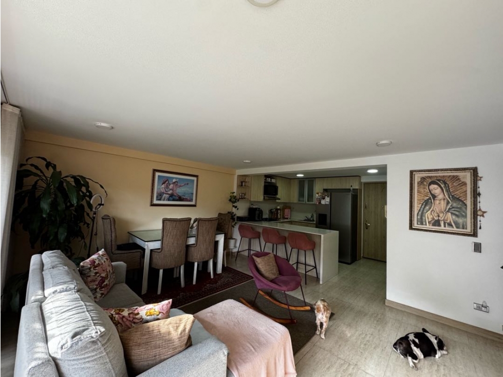 Apartamento en venta en Loma De Los Bernal, Medellín · foto 3 de 13