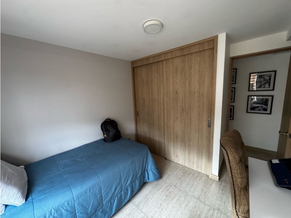Apartamento en venta en Loma De Los Bernal, Medellín · foto 6 de 13