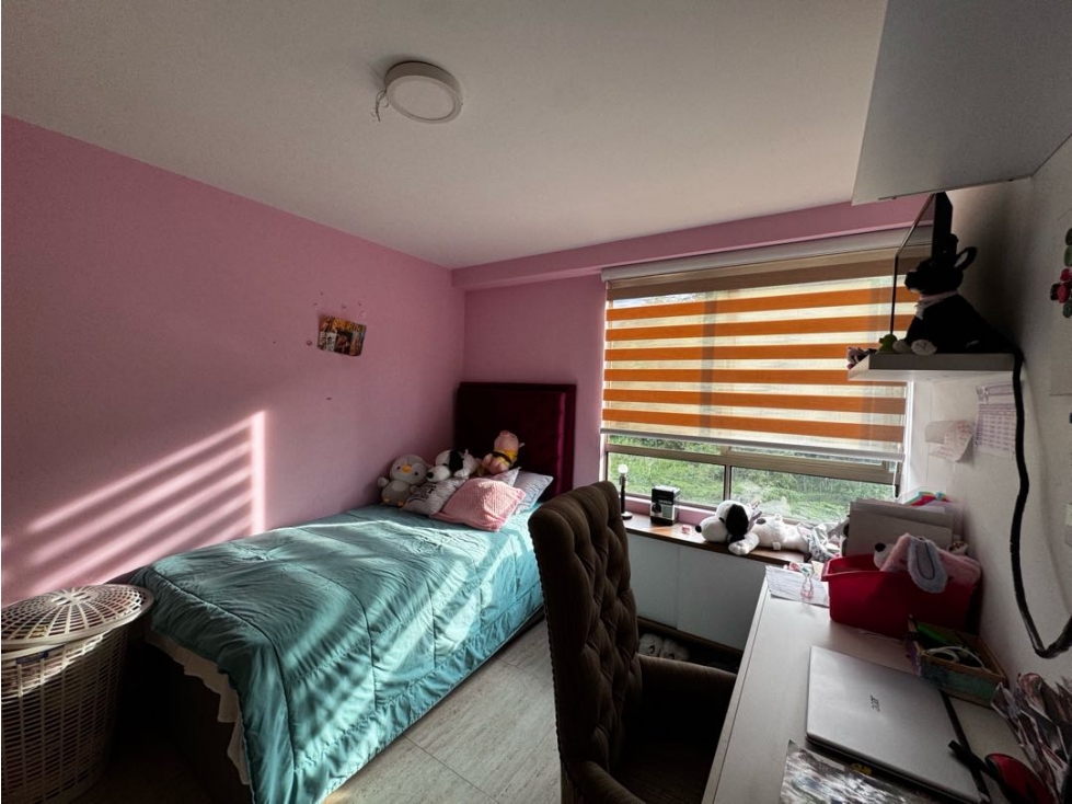 Apartamento en venta en Loma De Los Bernal, Medellín · foto 9 de 13