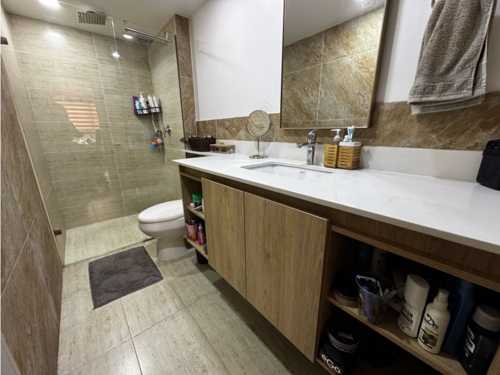 Apartamento en venta en Loma De Los Bernal, Medellín · foto 10 de 13