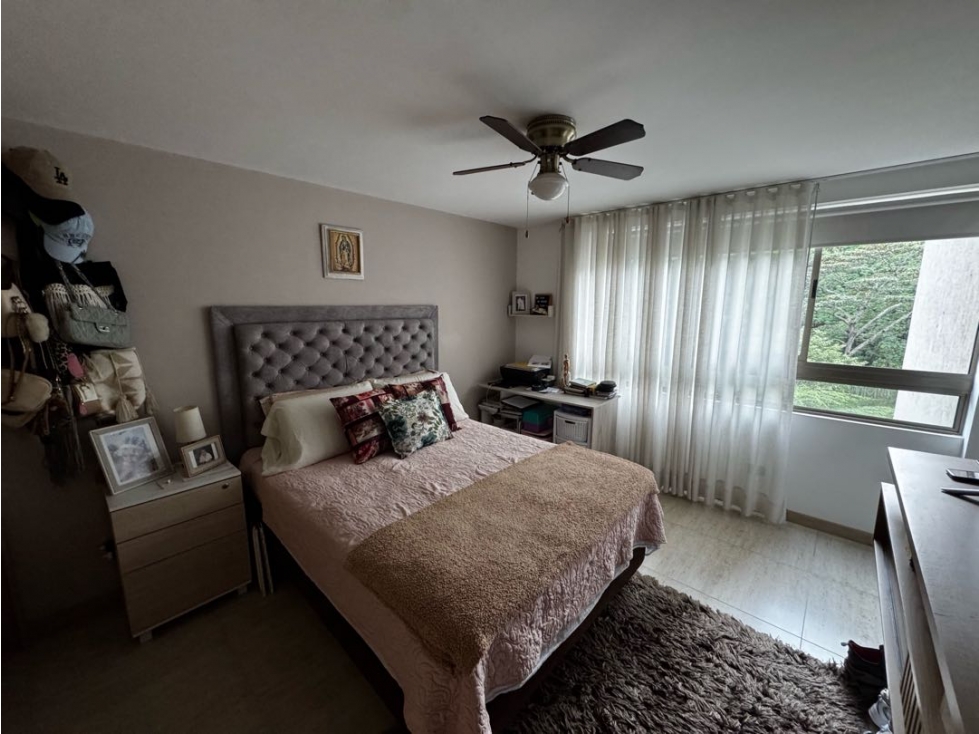 Apartamento en venta en Loma De Los Bernal, Medellín · foto 12 de 13