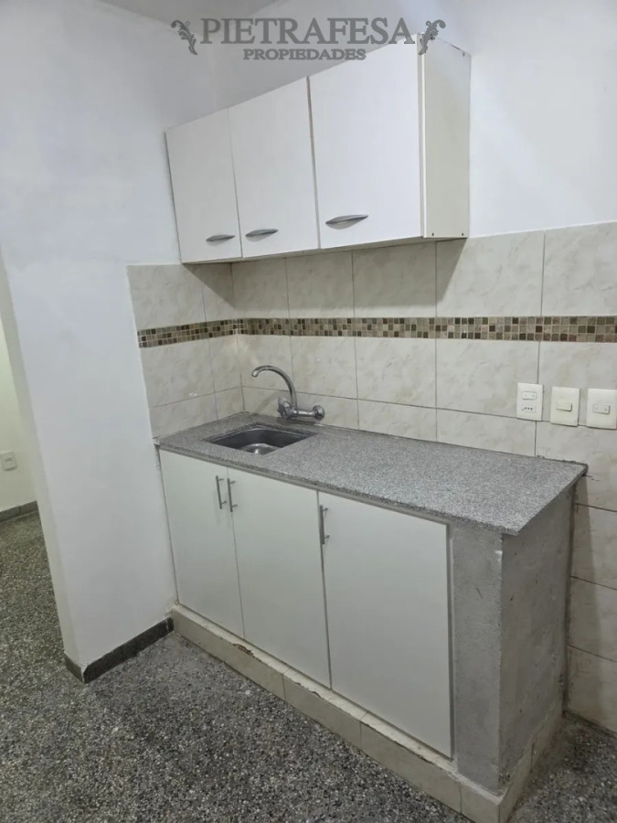 Apartamento en alquiler, 1 dormitorio, 1 baño. Perez Castellanos. · Foto 3