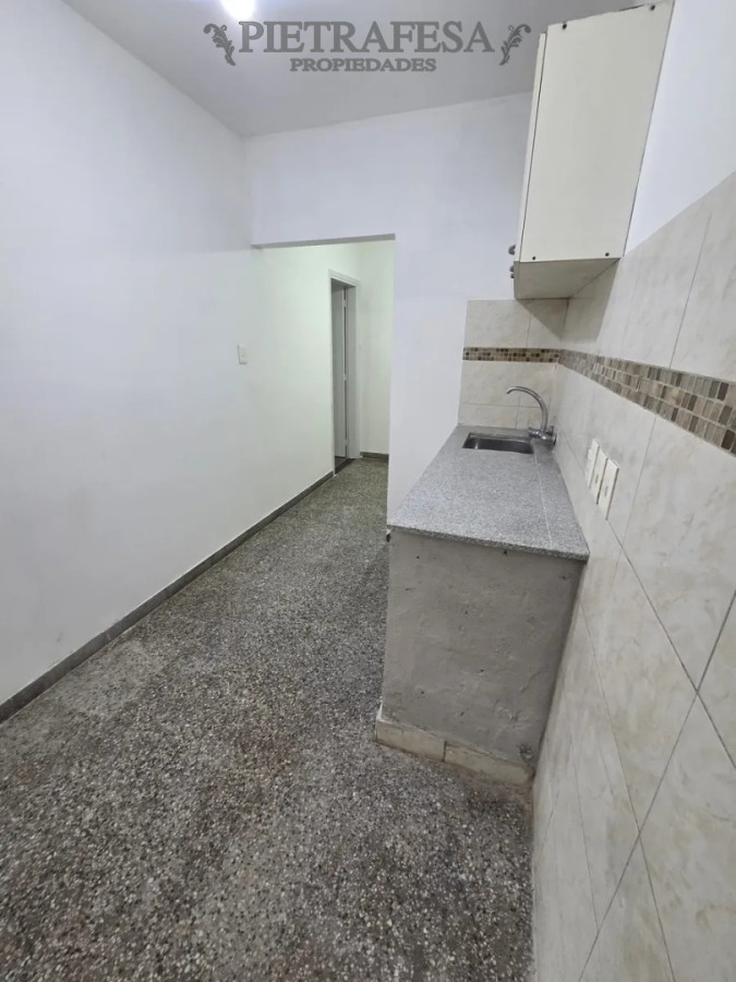 Apartamento en alquiler, 1 dormitorio, 1 baño. Perez Castellanos. · Foto 5