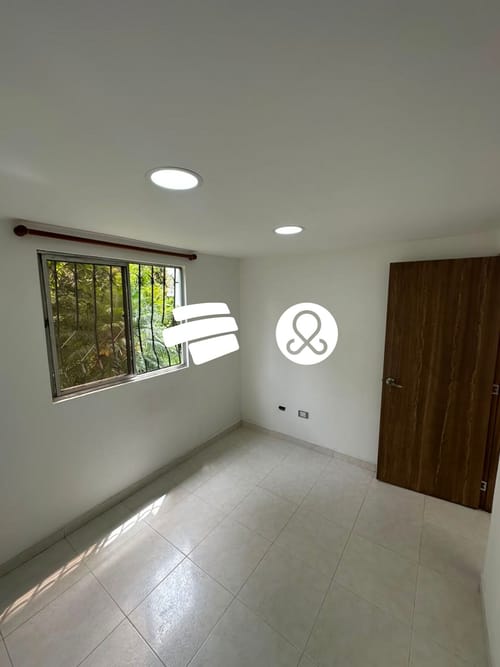 Casa de 4 alcobas en venta en Cabecera San Antonio De Prado, Medellín, 105 m² · foto 4 de 10