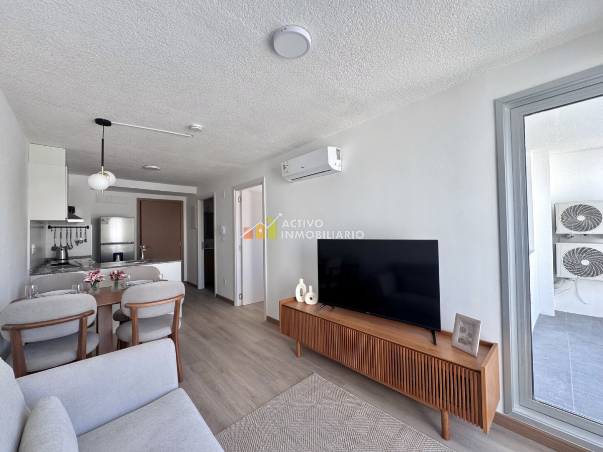 Alquiler apartamento amoblado 1 dormitorio + balcón + garage - Tres Cruces · Foto 4