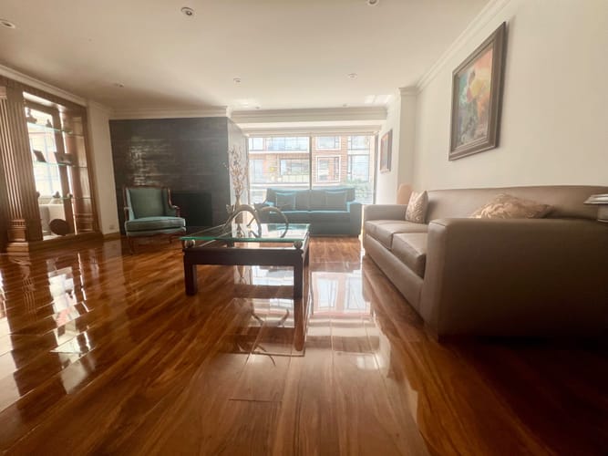 Apartamento de 3 alcobas en venta en San Patricio, Bogotá, 197 m² · foto 3 de 23