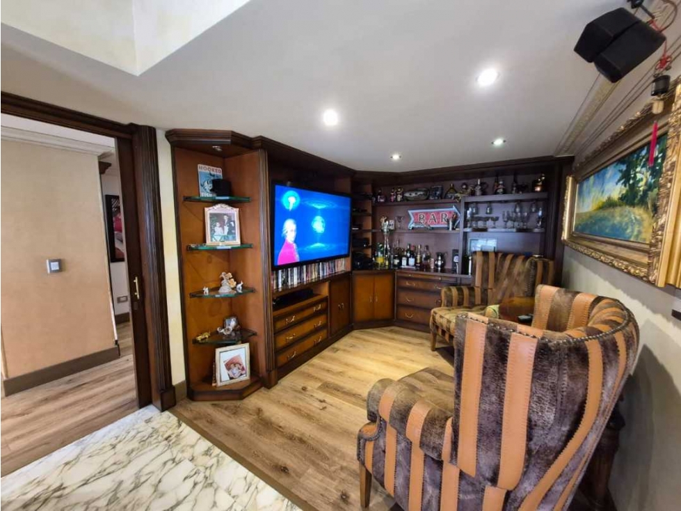 Apartamento en venta en Los Rosales, Bogotá · foto 2 de 24