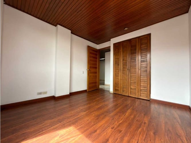 Apartamento de 3 alcobas en venta en Colina Campestre, Bogotá, 140 m² · foto 9 de 14