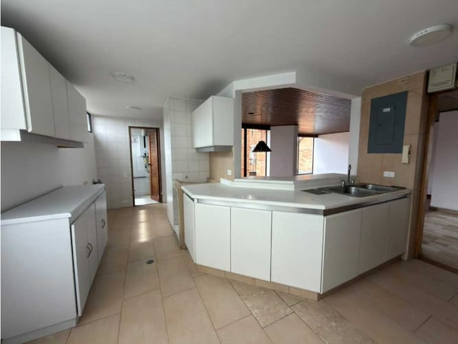 Apartamento de 3 alcobas en venta en Colina Campestre, Bogotá, 140 m² · foto 12 de 14