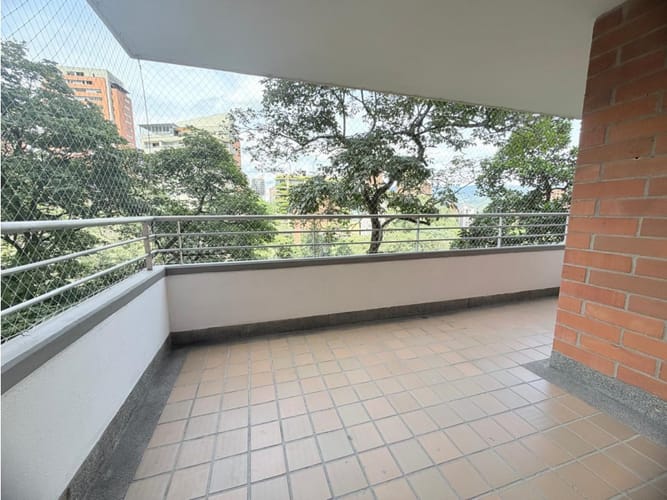 Apartamento de 3 alcobas en venta en La Florida, Medellín, 87 m² · foto 2 de 24