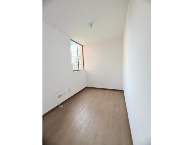 Apartamento de 3 alcobas en venta en La Florida, Medellín, 87 m² · foto 8 de 24