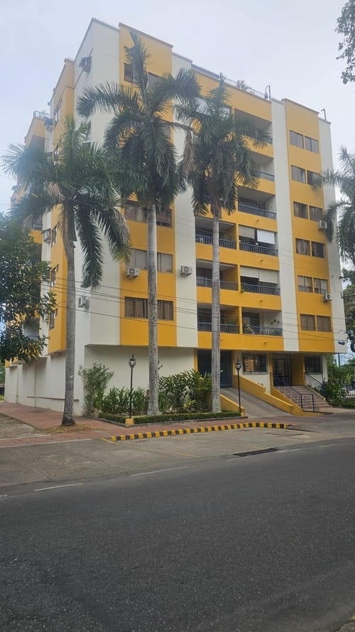 Apartamento de 4 alcobas en venta en Las Granjas, Neiva, 94 m² · foto 2 de 16
