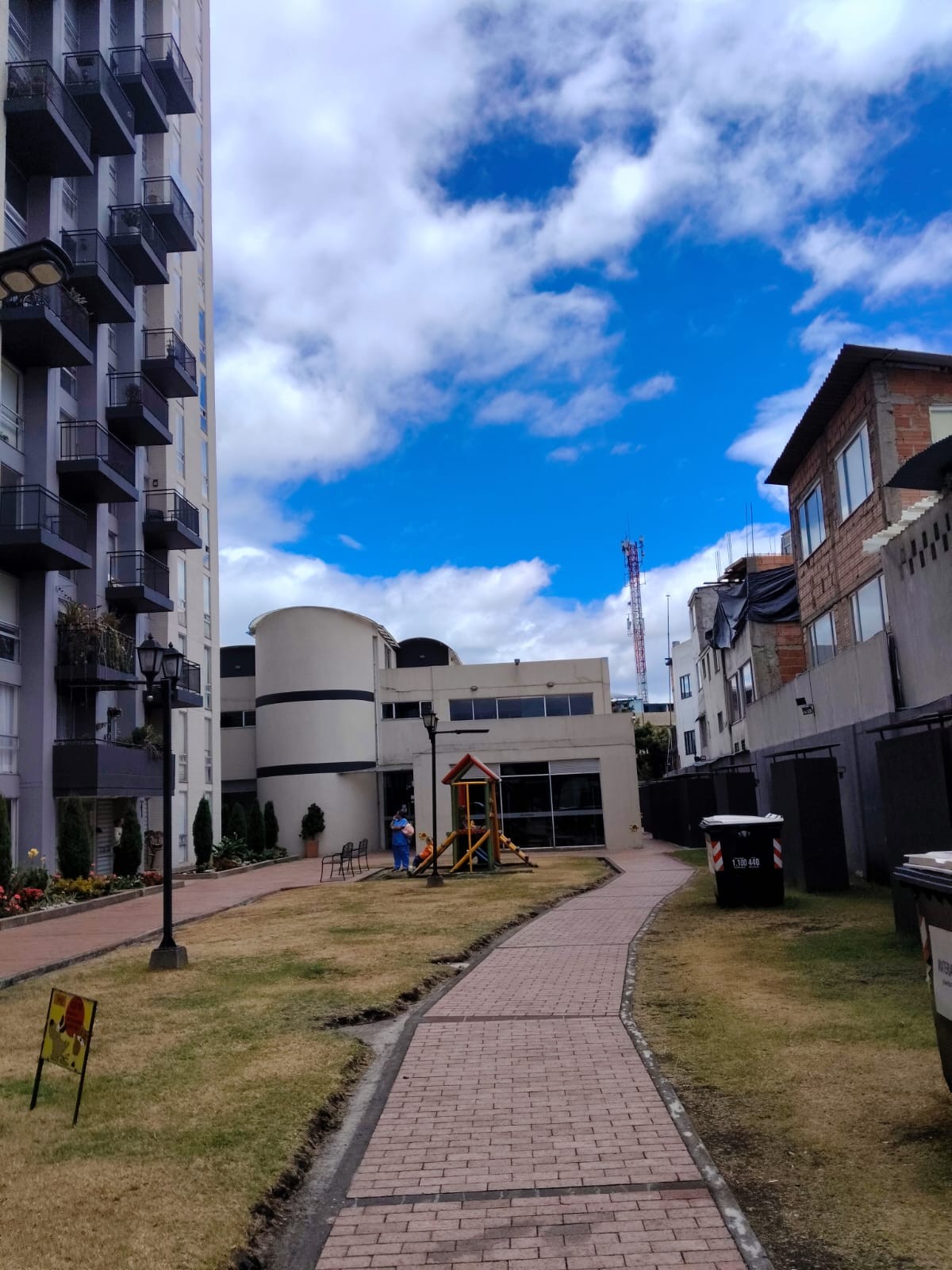 Apartamento de 3 habitaciones en venta en Lagos de Torca, Bogotá — imagen 1 de 19