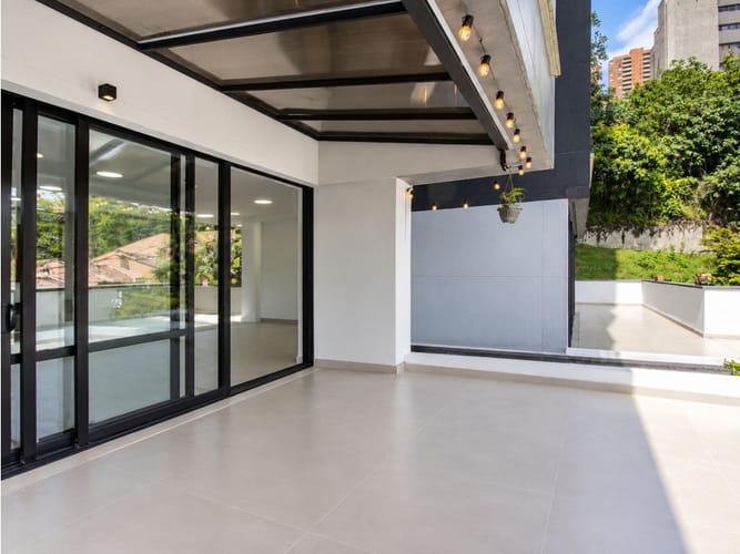 Apartamento de 3 alcobas en arriendo en El Tesoro, Medellín, 347 m² · foto 4 de 14