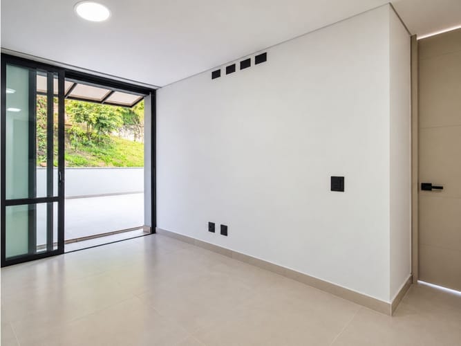 Apartamento de 3 alcobas en arriendo en El Tesoro, Medellín, 347 m² · foto 9 de 14