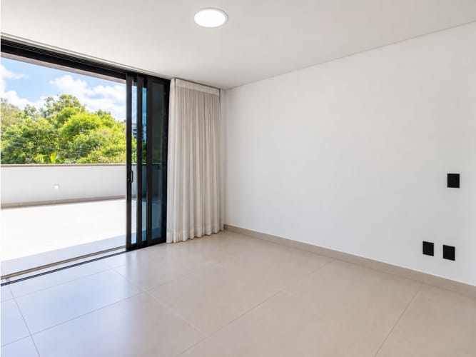 Apartamento de 3 alcobas en arriendo en El Tesoro, Medellín, 347 m² · foto 13 de 14