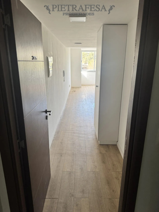 Apartamento en alquiler, 1 dormitorio, 1 baño, balcón. Tres Cruces. · Foto 2