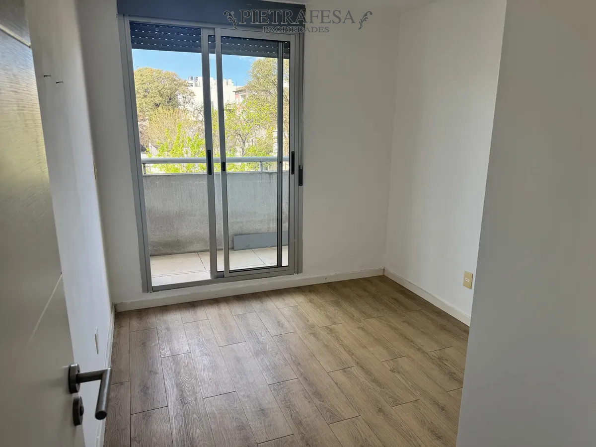 Apartamento en alquiler, 1 dormitorio, 1 baño, balcón. Tres Cruces. · Foto 7