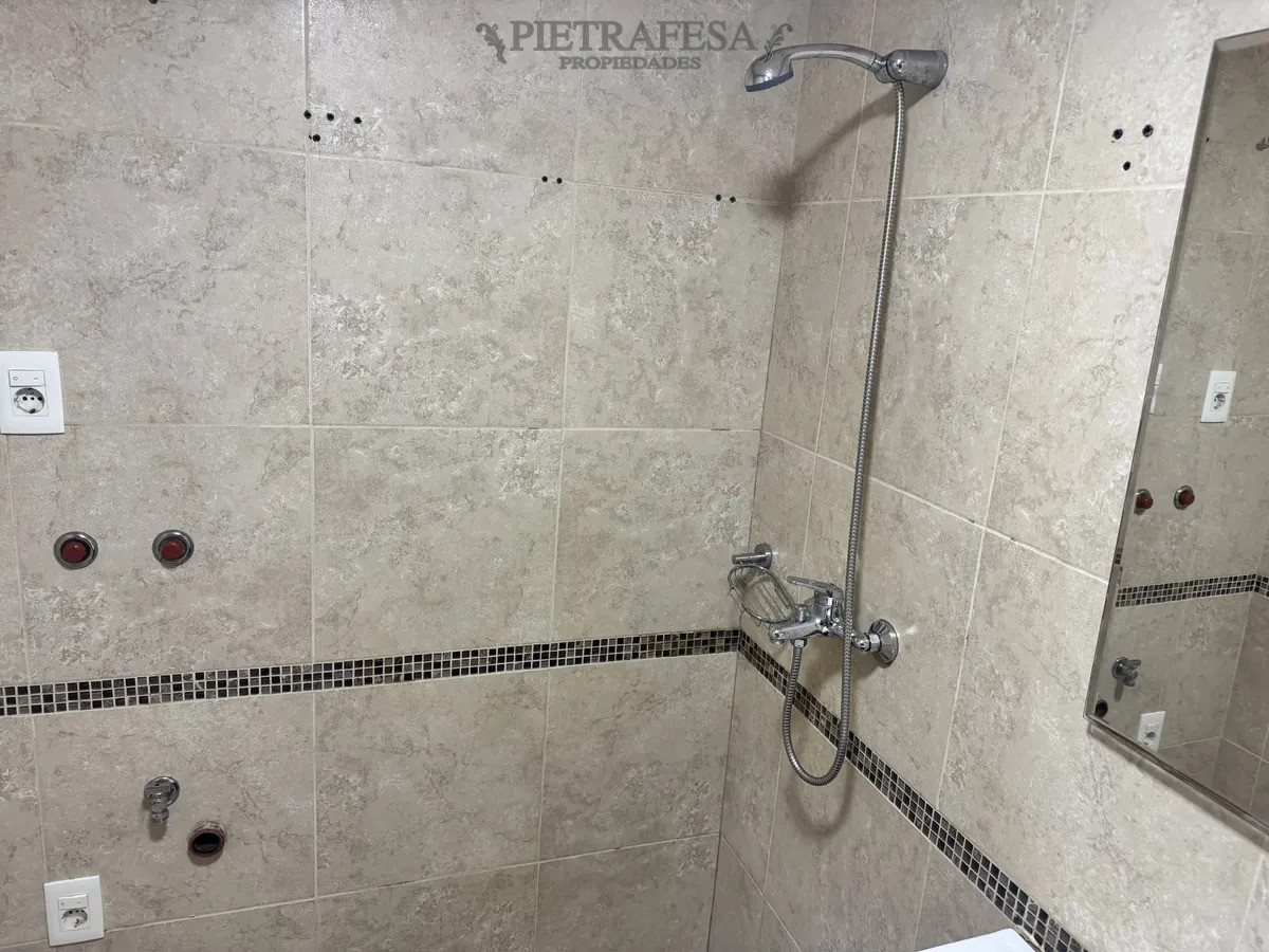 Apartamento en alquiler, 1 dormitorio, 1 baño, balcón. Tres Cruces. · Foto 9