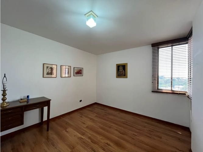 Apartamento de 3 alcobas en venta en Cristales, Cali, 170 m² · foto 8 de 13