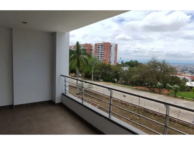 Apartamento de 3 alcobas en venta en Cristales, Cali, 114 m² · foto 5 de 14